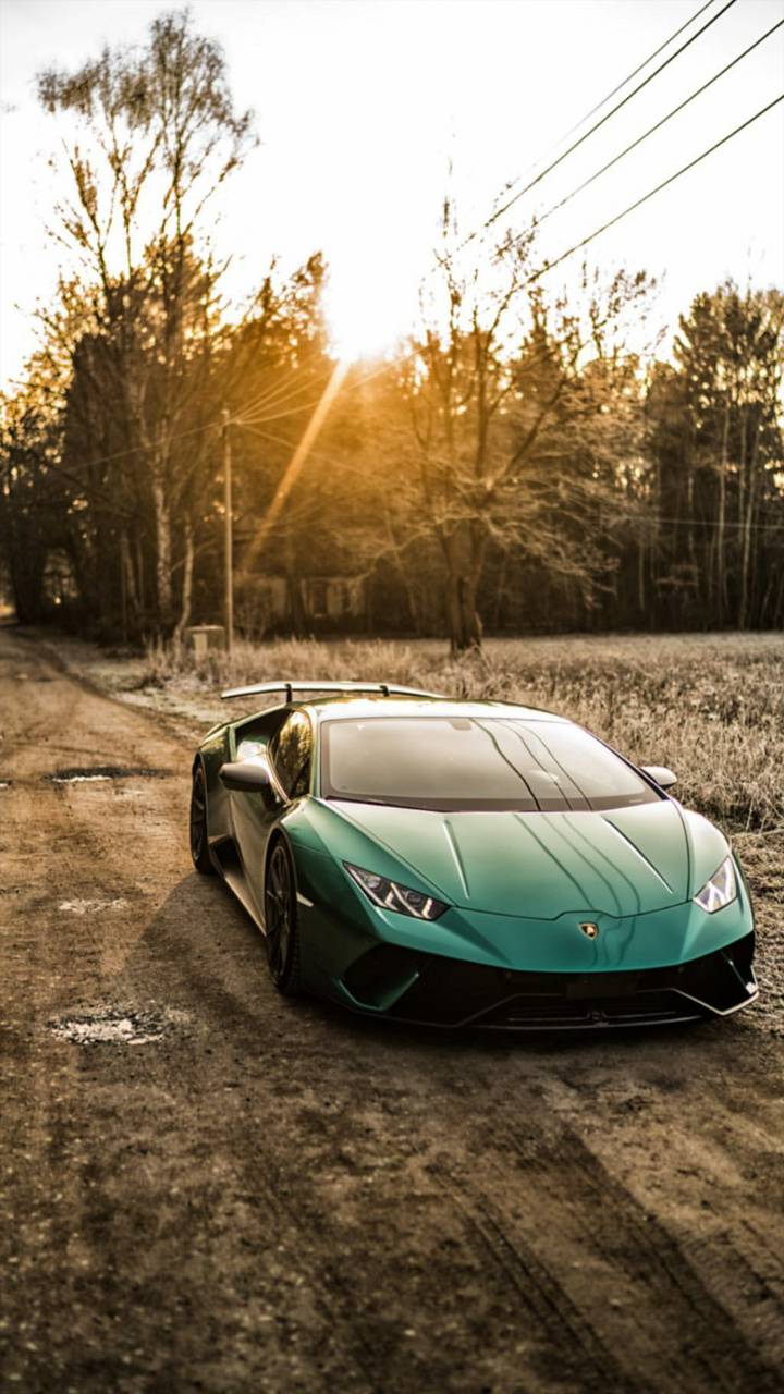 Cập nhật hình nền độc đáo cho điện thoại của bạn với những bức ảnh Lamborghini đầy sức hút. Chiêm ngưỡng sự tinh tế và sang trọng của mẫu siêu xe này ngay trên màn hình của bạn.