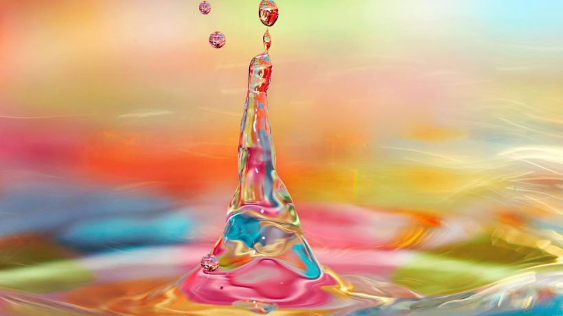 Hình ảnh giọt nước đa sắc màu