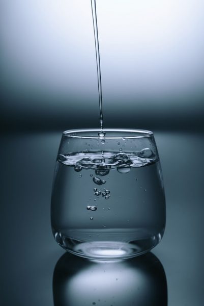 Hình ảnh giọt nước trong ly