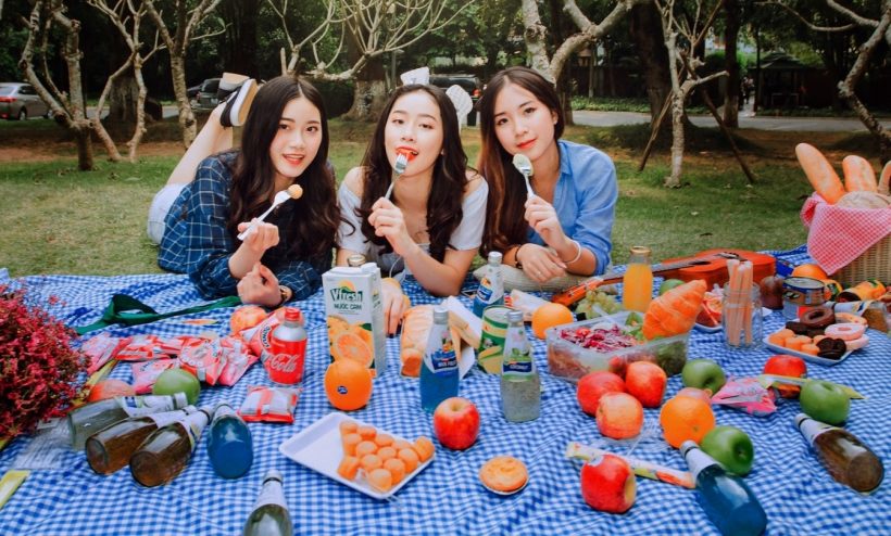 Hình ảnh nhóm đẹp cùng trái cây