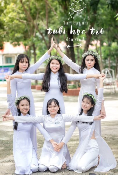 Hình ảnh nhóm đẹp với áo dài