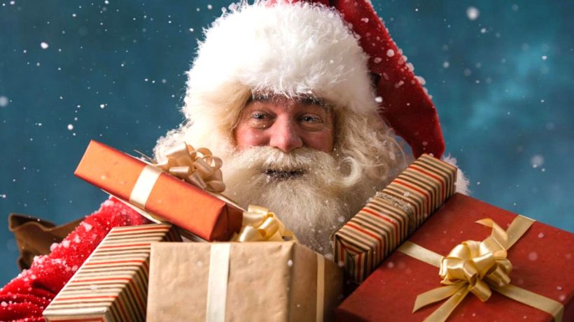 Hình ảnh ông già Noel ôm các hộp quà tươi rói