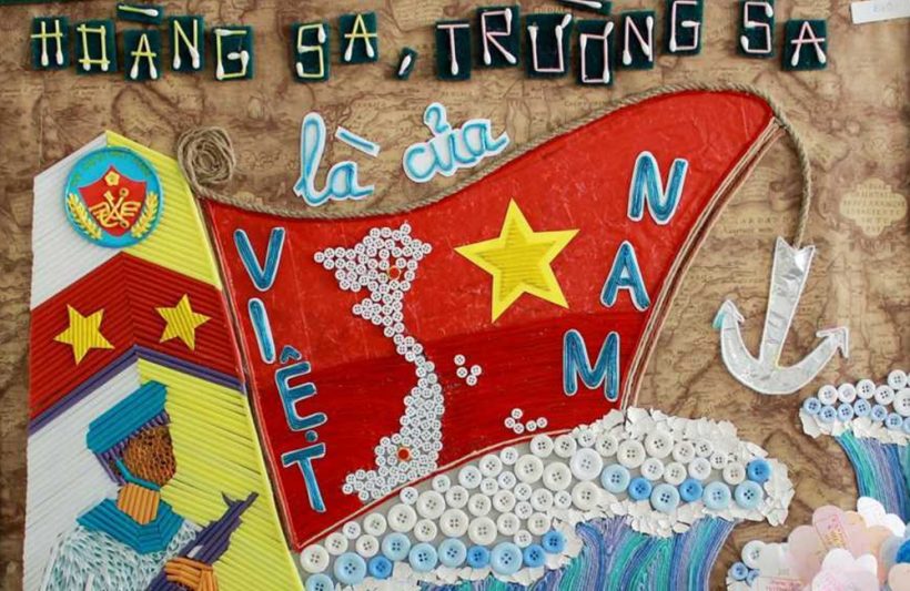 Hình ảnh báo tường đầu báo sáng tạo đa chất liệu