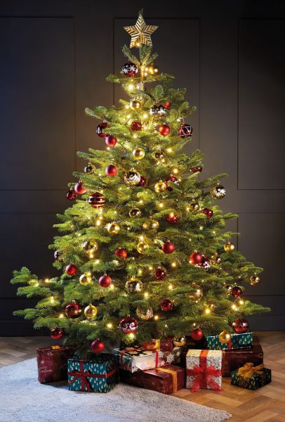Hình ảnh cây thông Noel trang trí bóng lung linh