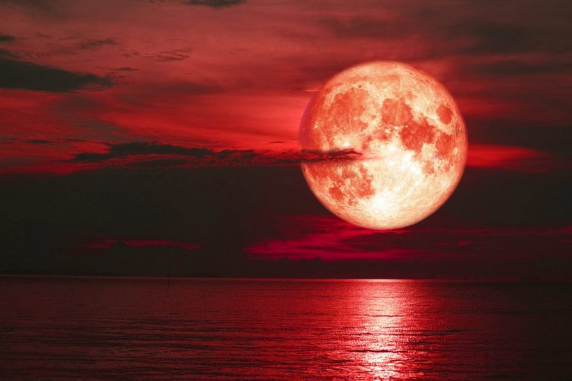 Hình ảnh trăng máu ấn tượng