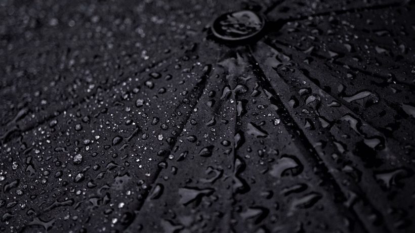 Background black - background đen những giọt mưa trên ô