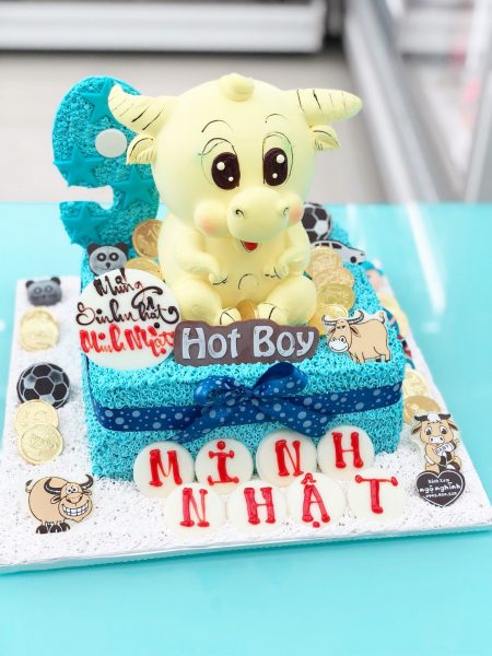Hình ảnh bánh sinh nhật con Trâu cho người tuổi Sửu cho bé trai