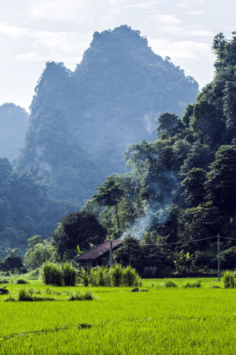 Ngắm thiên nhiên đẹp yên bình nhân Ngày Trái đất