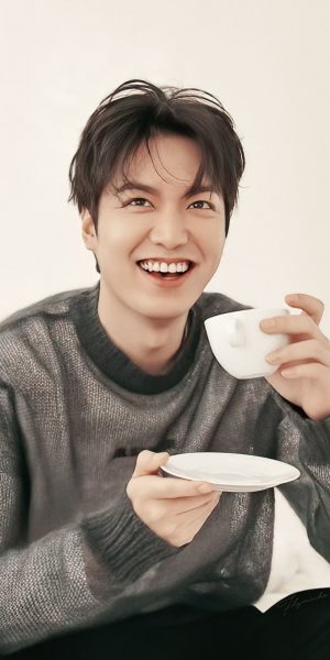 Hình ảnh nụ cười điển trai của idol xứ Hàn