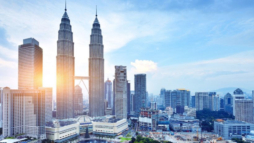 Hình ảnh tháp đôi Malaysia đẹp dưới ánh nắng